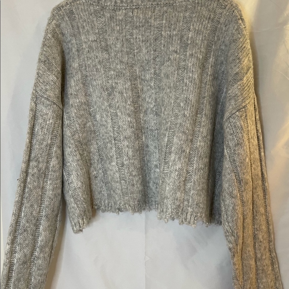 Forever 21 gray fringed sweater. NWOT size L